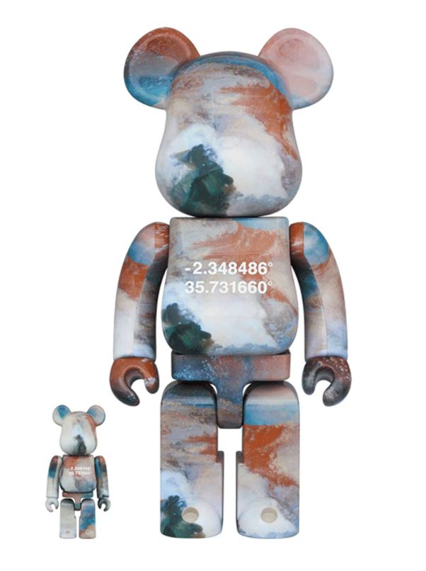 [Bearbrick] 400%+100% Bearbrick "Overview" Lake Natron by Benjamin Grant
